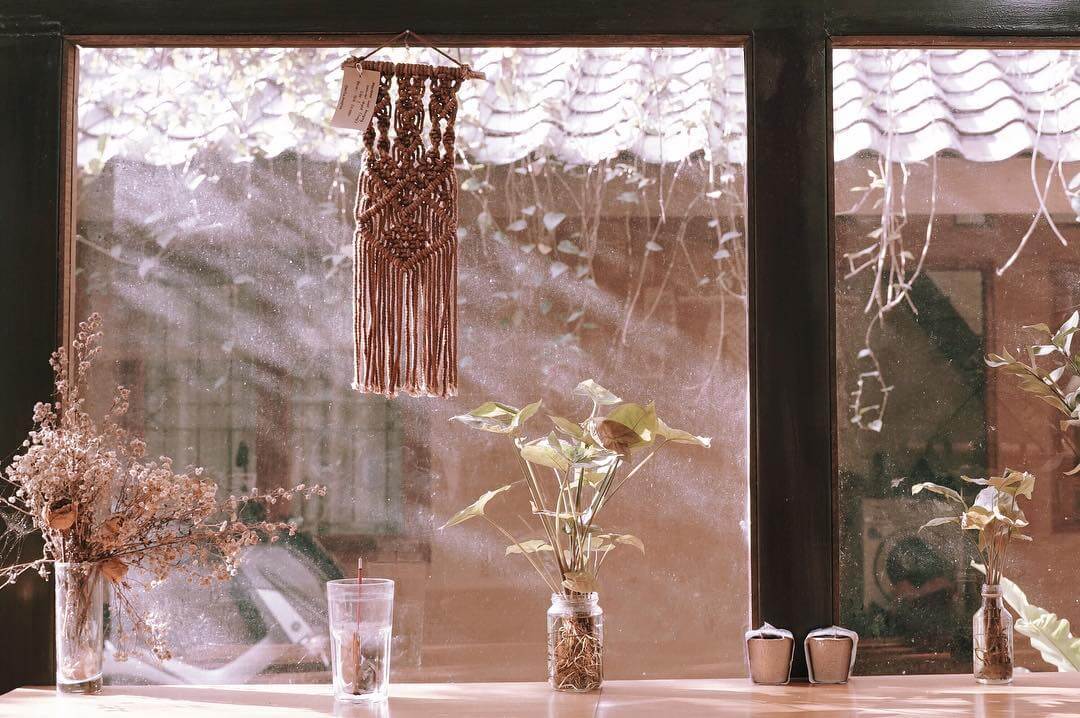 Saorsa Cafe dan Galeri Lorong Sajikan Perpaduan Seni dan Kopi Sempurna